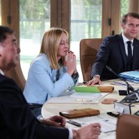 Giorgia Meloni, Emmanuel Macron