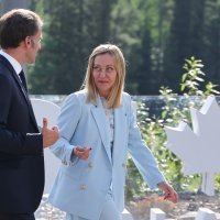Giorgia Meloni, Emmanuel Macron
