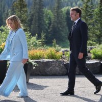Giorgia Meloni, Emmanuel Macron