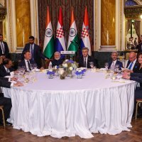 Službena večera za Modija u hotelu Esplanade