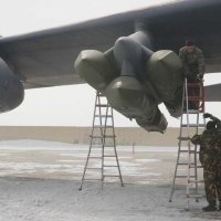 Krstareće rakete AGM-129A pričvršćene na bombareder B-52H