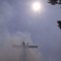 Kanaderi pomažu u gašenju požara