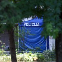 Policija provodi očevid nakon pada žene sa zgrade