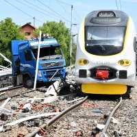 Kamion podletio pod vlak u Donjim Andrijevcima