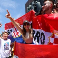 Thompsonovi obožavatelji na Trgu kralja Tomislava