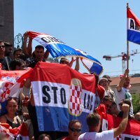 Thompsonovi obožavatelji na Trgu kralja Tomislava