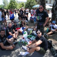 Tisuće fanova Thompsona prolazi Mostom slobode koji je zatvoren za promet