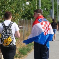 Obožavatelji u fan zonama ispred Hipodroma