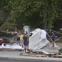 Šatorsko naselje u Beogradu poznatije kao Ćacilend srušilo se pod naletom vjetra