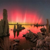 Drugo mjesto Kategorija Aurore: Aurora Over Mono Lake A Rare Dance of Light