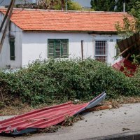 Olujni vjetar otkinuo limeni krov s Prometove garaže