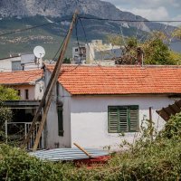 Olujni vjetar otkinuo limeni krov s Prometove garaže