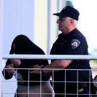 Dovođenje osumnjičenika u prostorije policije na Remetinečkoj cesti.