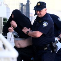 Dovođenje osumnjičenika u prostorije policije na Remetinečkoj cesti.