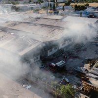 U požaru u Mostaru izgorjele tri hale tvrtke Interkomerc