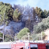 Požar u Podstrani, dignut je kanader