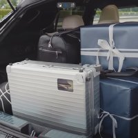 Ola Källenius s voditeljicom Sarah Harman testira potpuno novi električni GLC