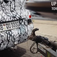 Ola Källenius s voditeljicom Sarah Harman testira potpuno novi električni GLC