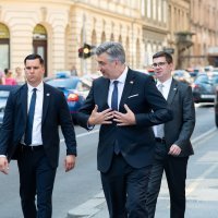 Dolazak na zajedničku sjednicu Predsjedništva i Nacionalnog odbora HDZ-a