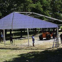 Počele pripreme za koncert Thompsona na hipodrumu u Sinju