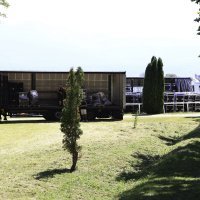 Počele pripreme za koncert Thompsona na hipodrumu u Sinju