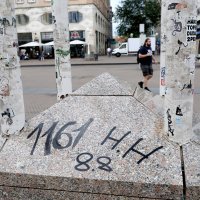 Nacistički simboli na Trgu bana Jelačića