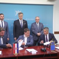 Premijer Plenković na potpisivanju ugovora u splitsko-dalmatinskoj županiji