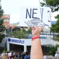 Prosvjed gradjana ispred Joker zbog broda Moby Drea s azbestom