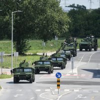 Vojni mimohod u Zagrebu: Izlazak vozila iz vojarne '1. gardijske brigade Tigrovi - Croatia'