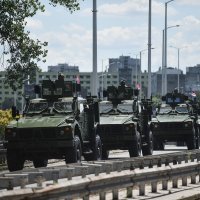 Vojni mimohod u Zagrebu: Izlazak vozila iz vojarne '1. gardijske brigade Tigrovi - Croatia'