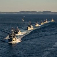 Pogled iz zraka na Hrvatsku ratnu mornaricu koja izvodi vježbu za vojni Mimohod 2025.