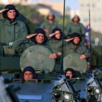 Oklopnjaci, tenkovi i druga vozila na mimohodu