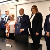 Pakrac: Ministar Tomo Medved potpisao ugovor o izgradnji Braniteljskog centra u Pakracu