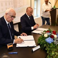 Pakrac: Ministar Tomo Medved potpisao ugovor o izgradnji Braniteljskog centra u Pakracu