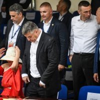 Visoki državni uzvanici u VIP loži 310. Sinjske alke koja je odgođena