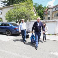 Dolazak Ive Sanadera u obiteljsku kuću nakon izlaska iz zatvora