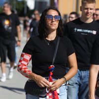 Modne kombinacije na dolasku na koncert Thompsona