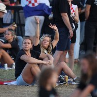 Sinj: Thompsonovi obožavatelji čekaju početak koncerta na hipodromu