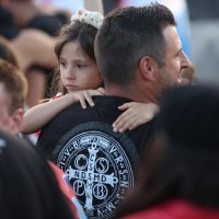 Sinj: Thompsonovi obožavatelji čekaju početak koncerta na hipodromu