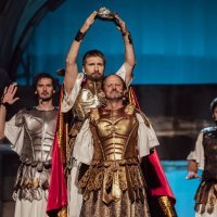 Julije Cezar, 71. Splitsko ljeto