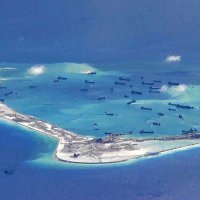 Kineski brodovi oko koraljnog grebena Subi u sastavu otočja Spratly