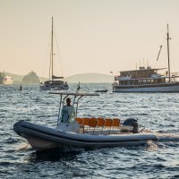 Večernja atmosfera u gradu Hvaru