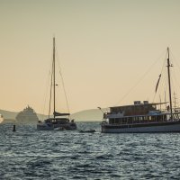 Večernja atmosfera u gradu Hvaru