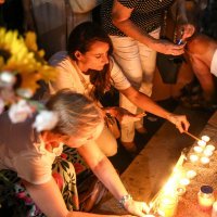 Građani Beograda odali počast Arsenu, Matiji i Gabi Novak