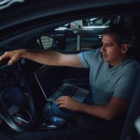 Bosch i CARIAD čine automatiziranu vožnju još sigurnijom i praktičnijom uz pomoć umjetne inteligencije