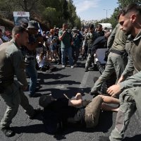 Prosvjednici u Izraelu zaustavili promet autocestom