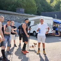 Babiš i psi na planinarenju