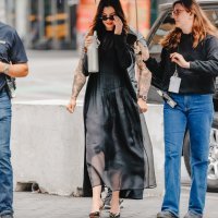 Anne Hathaway na setu filma 'Vrag nosi Pradu 2'