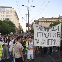 Beograd: Komemorativna šetnja povodom 10 mjeseci od pada nadstrešnice na željezničkoj stanici u Novom Sadu