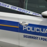 Policija i forenzičari u Tenji kod Osijeka